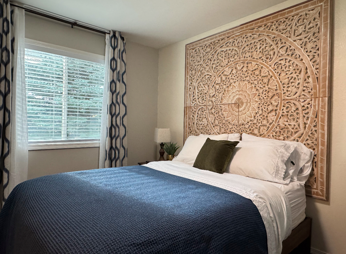 Arabian Nights queen room — exotic jewel-toned décor at LibraryInn, Lava Hot Springs Idaho