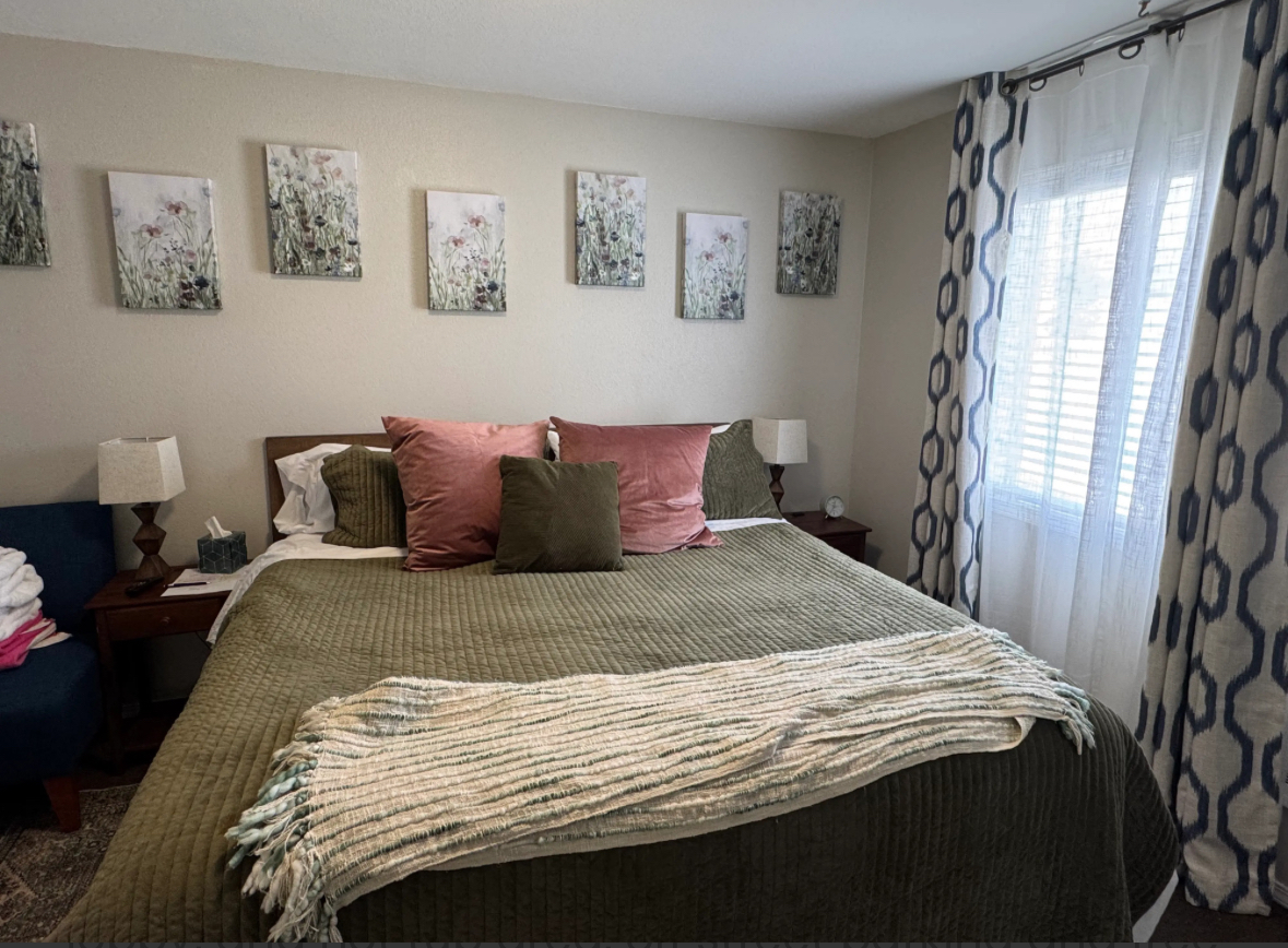Secret Garden botanical king room at LibraryInn, Lava Hot Springs Idaho
